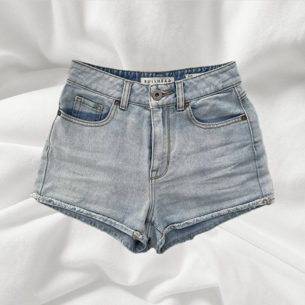 Bullhead Women's Light Blue Jean Mom Shorts